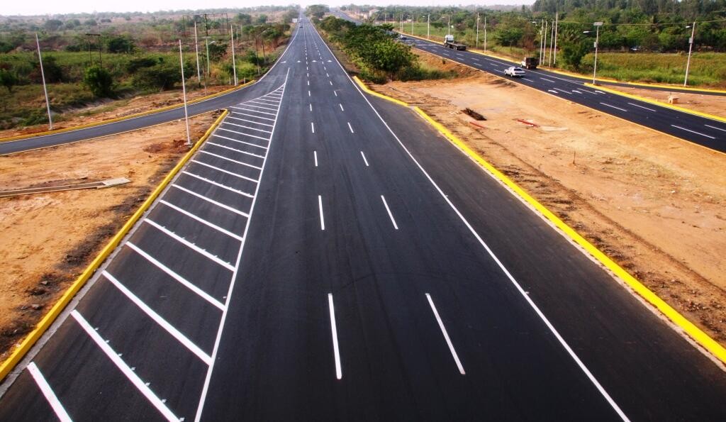 Construcciones Yamaro: Construction of Roads