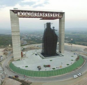 Armando Iachini - Monumento Divina Pastora